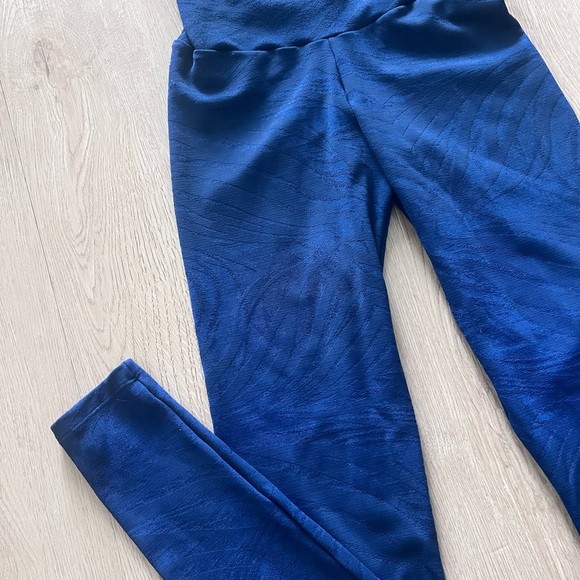 Navy Blue Gym Activewear - Picture 3 of 10